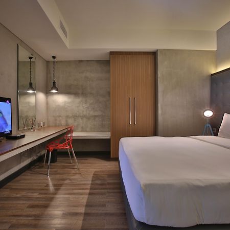 The B Hotel Quezon City Exterior foto